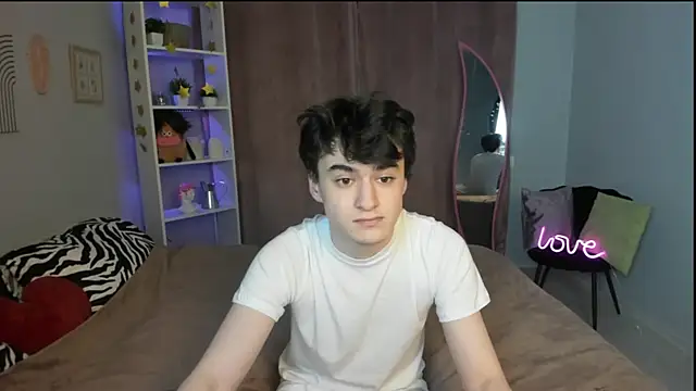 Snapshot of kevinhunter_ chatting on 11-20-25, 04:07 kevinhunter online show from 11-20-25, 04:07