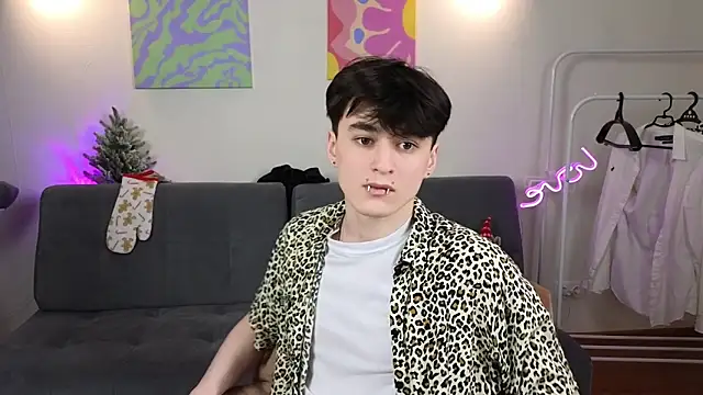 Snapshot of kevinhunter_ chatting on 12-03-25, 04:05 kevinhunter online show from 12-03-25, 04:05