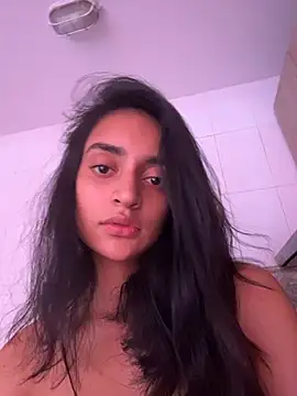 Snapshot of DaliaNix chatting on 01-15-26, 08:01 DaliaNix online show from 01-15-26, 08:01