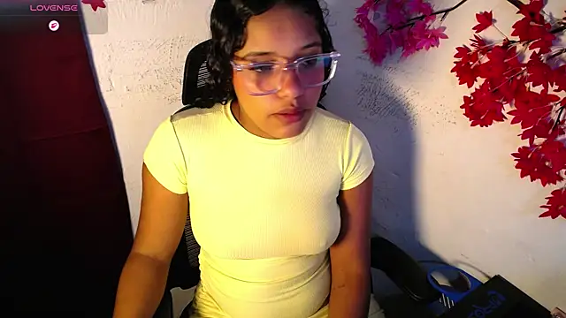 Snapshot of chleo_rosse chatting on 04-28-26, 11:10 chleo rosse online show from 04-28-26, 11:10