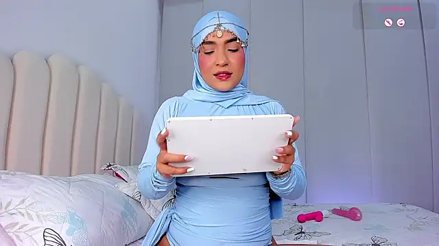 Amira-Zahra online show from 04-10-26, 10:14