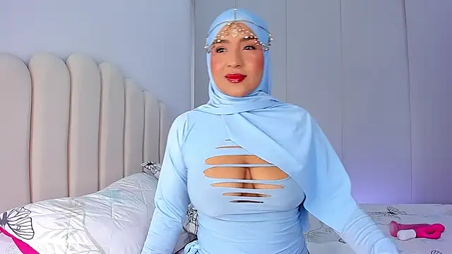 Snapshot of Amira-Zahra chatting on 04-30-26, 09:19 Amira-Zahra online show from 04-30-26, 09:19