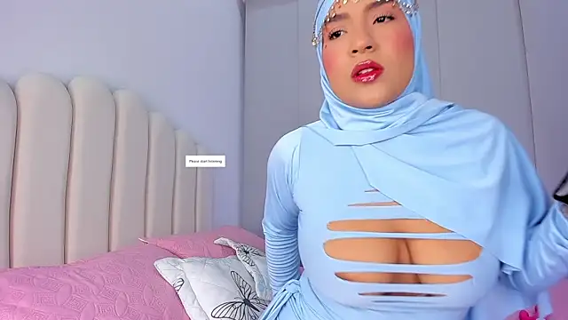 Snapshot of Amira-Zahra chatting on 05-08-26, 10:26 Amira-Zahra online show from 05-08-26, 10:26