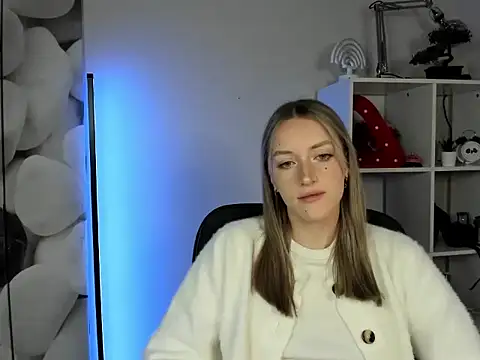 EvelynBlond online show from 11-24-25, 06:35