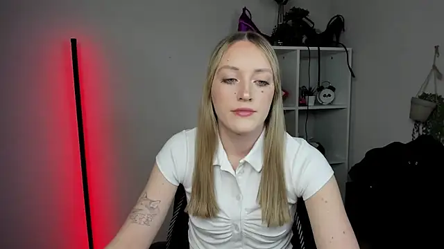 EvelynBlond online show from 04-15-26, 12:23