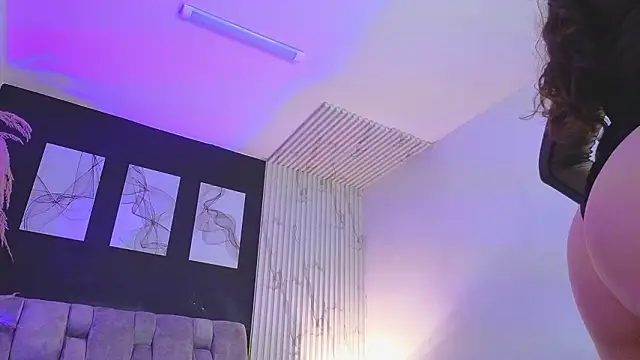 dahianae   online show from 02-02-26, 07:34