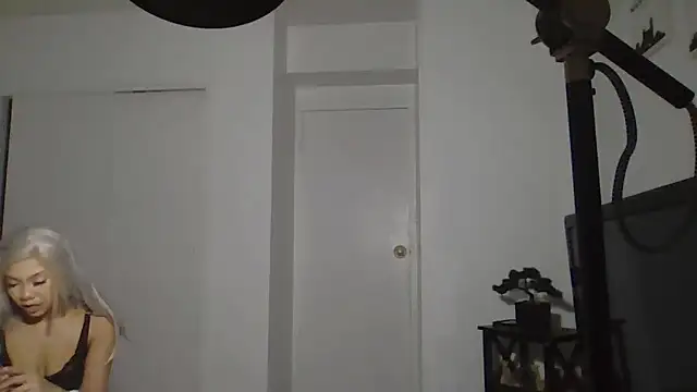 Snapshot of cryptokimgirl chatting on 02-01-26, 07:18 cryptokimgirl online show from 02-01-26, 07:18