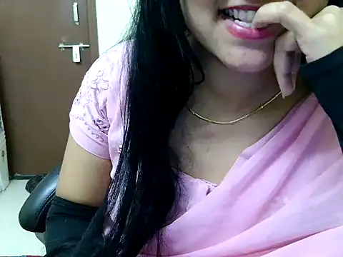 Snapshot of cute_girl_81 chatting on 12-16-25, 07:41 cute girl 81 online show from 12-16-25, 07:41