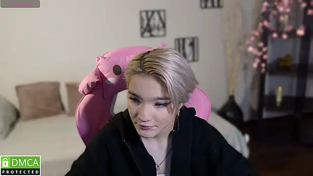 Megan Lora online show from 11-24-25, 02:55