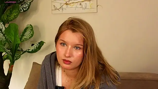 ImiMonroe online show from 04-18-26, 05:55