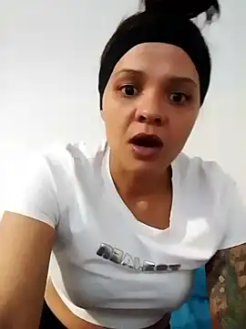 Snapshot of Cadence28 chatting on 12-19-25, 01:18 Cadence28 online show from 12-19-25, 01:18