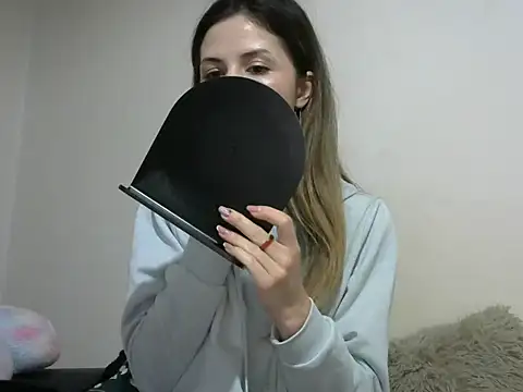 Erii18 online show from 11-22-25, 02:16