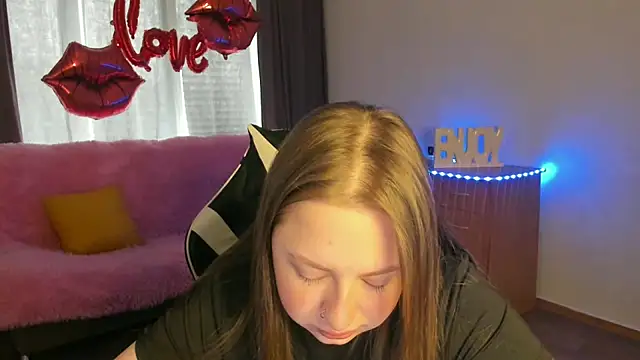 Snapshot of GirlPlayer chatting on 05-17-26, 01:25 GirlPlayer online show from 05-17-26, 01:25