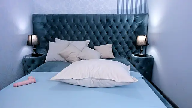 MonicaSway online show from 11-26-25, 03:57