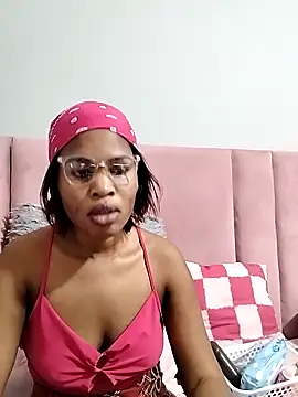 Snapshot of Cherrydollx chatting on 05-28-26, 07:16 Cherrydollx online show from 05-28-26, 07:16