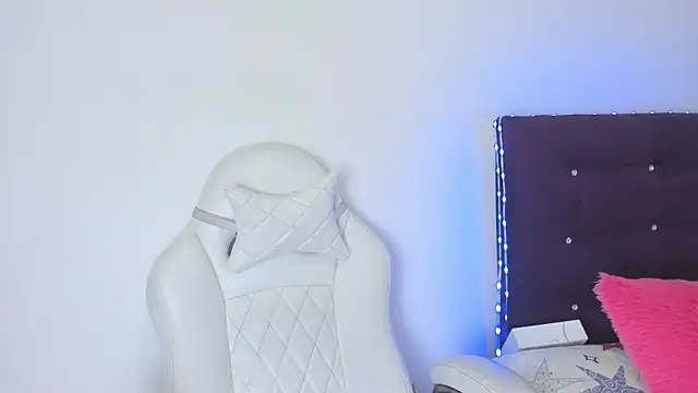 veronicaa squirt online show from 05-23-26, 03:23
