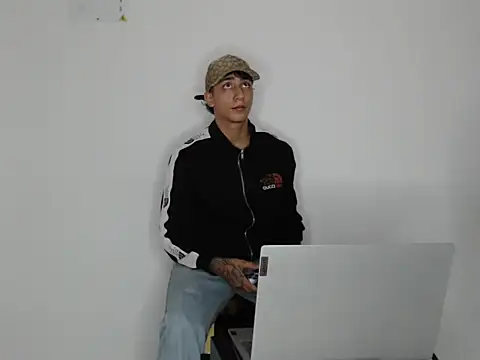 Snapshot of master_Tripa chatting on 11-21-25, 09:13 master Tripa online show from 11-21-25, 09:13