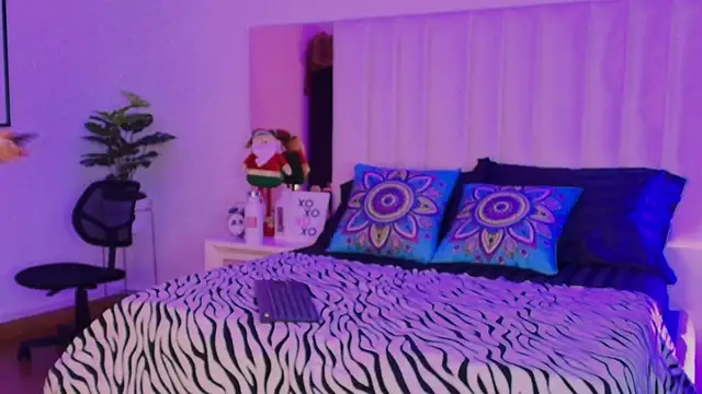 Mara Wolf01 online show from 12-18-25, 08:26