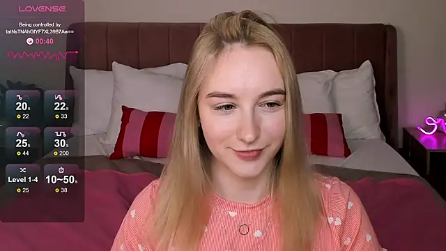 Snapshot of Shy_Polly chatting on 05-15-26, 11:23 Shy Polly online show from 05-15-26, 11:23