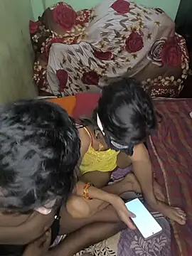 Snapshot of Laxmidevi000 chatting on 06-20-26, 04:15 Laxmidevi000 online show from 06-20-26, 04:15