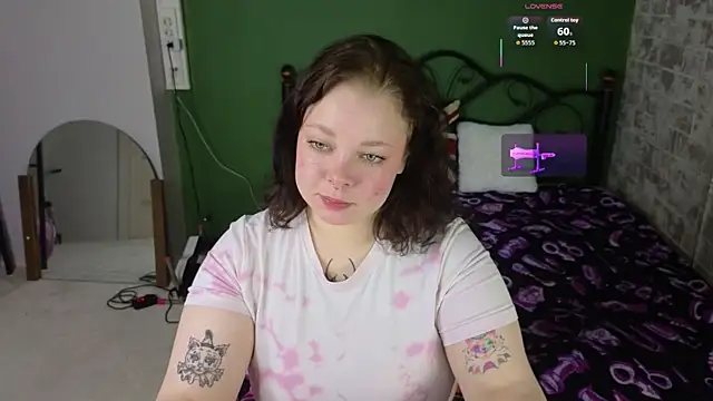 Snapshot of Vlada_vv chatting on 06-03-26, 04:26 Vlada vv online show from 06-03-26, 04:26