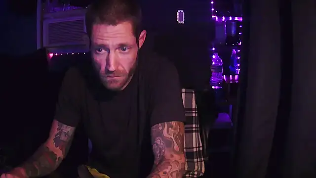 Snapshot of KingCole2390 chatting on 02-06-26, 05:56 KingCole2390 online show from 02-06-26, 05:56