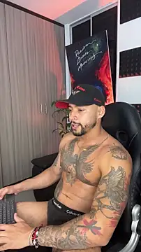 Snapshot of NikoHank chatting on 12-18-25, 08:31 NikoHank online show from 12-18-25, 08:31