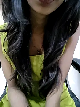 Snapshot of -AYUSHI01 chatting on 11-23-25, 08:14 -AYUSHI01 online show from 11-23-25, 08:14