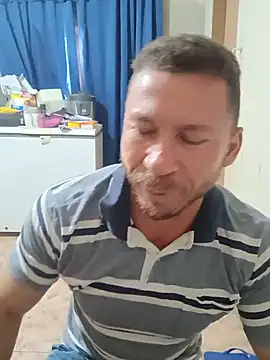 RobertoLuiz84 online show from 07-19-26, 04:44