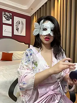 Queen-of-Love online show from 12-02-25, 02:12