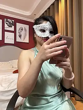 Queen-of-Love online show from 12-19-25, 11:34