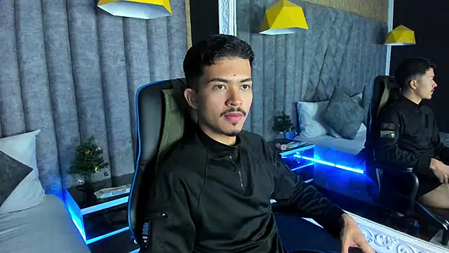 Snapshot of NicolaiKarav chatting on 12-21-25, 12:01 NicolaiKarav online show from 12-21-25, 12:01