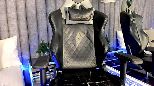 Snapshot of NicolaiKarav chatting on 01-09-26, 12:19 NicolaiKarav online show from 01-09-26, 12:19