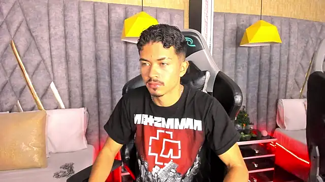 Snapshot of NicolaiKarav chatting on 01-12-26, 06:57 NicolaiKarav online show from 01-12-26, 06:57