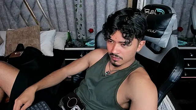 Snapshot of NicolaiKarav chatting on 07-12-26, 12:56 NicolaiKarav online show from 07-12-26, 12:56