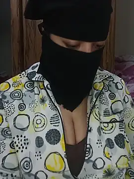 Honeygirl100 online show from 01-13-26, 08:36