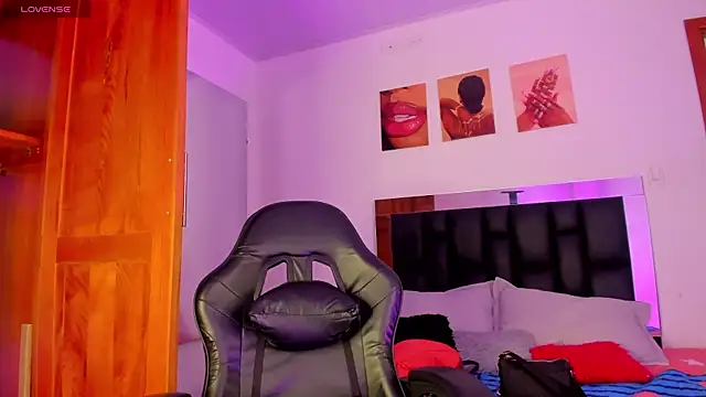 ValeryTs1 online show from 04-18-26, 06:34