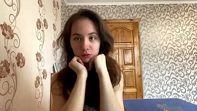 ChandaApplin online show from 12-15-25, 09:02