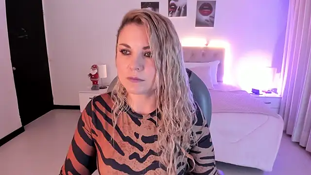 Violeta Hotter online show from 11-24-25, 10:59