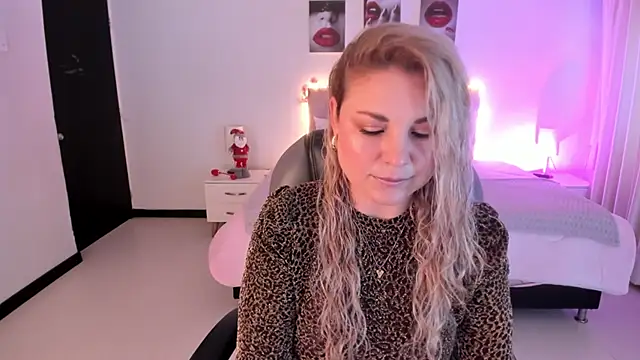 Violeta Hotter online show from 11-26-25, 11:11