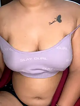 Snapshot of DivyaSharma999 chatting on 11-27-25, 11:51 DivyaSharma999 online show from 11-27-25, 11:51