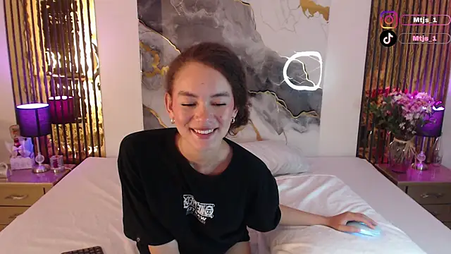 MiticaBrennet  online show from 04-07-26, 04:24