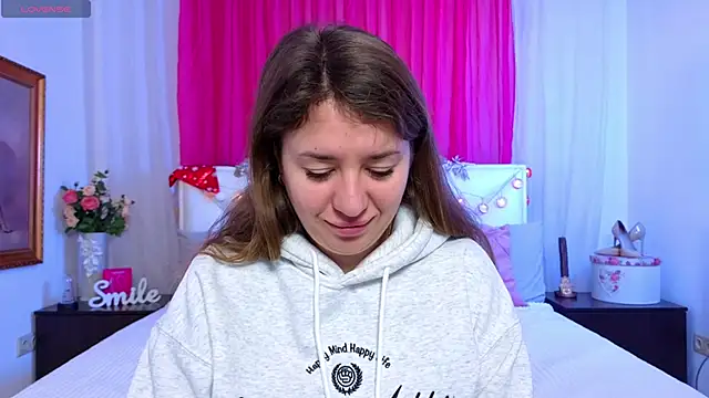 Leona Rae online show from 12-19-25, 07:26