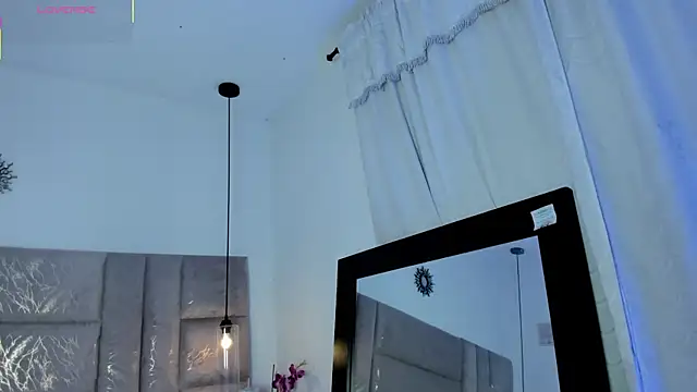 Snapshot of Ambar85 chatting on 01-19-26, 03:21 Ambar85 online show from 01-19-26, 03:21