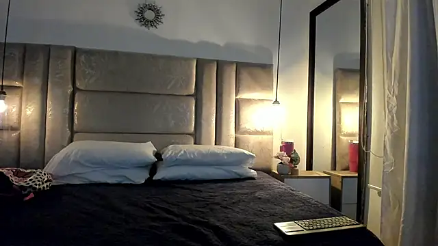 Snapshot of Ambar85 chatting on 02-09-26, 03:32 Ambar85 online show from 02-09-26, 03:32