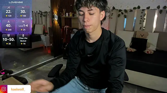 kaelwolf tay online show from 02-04-26, 07:20