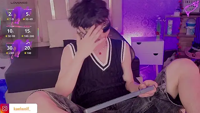 kaelwolf tay online show from 03-06-26, 07:21