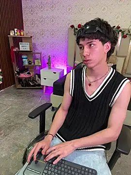 kaelwolf tay online show from 04-06-26, 07:37