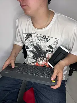 Snapshot of Daisuke_01 chatting on 02-12-26, 03:12 Daisuke 01 online show from 02-12-26, 03:12