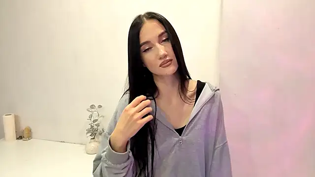 Beautyofnlka online show from 11-24-25, 01:00